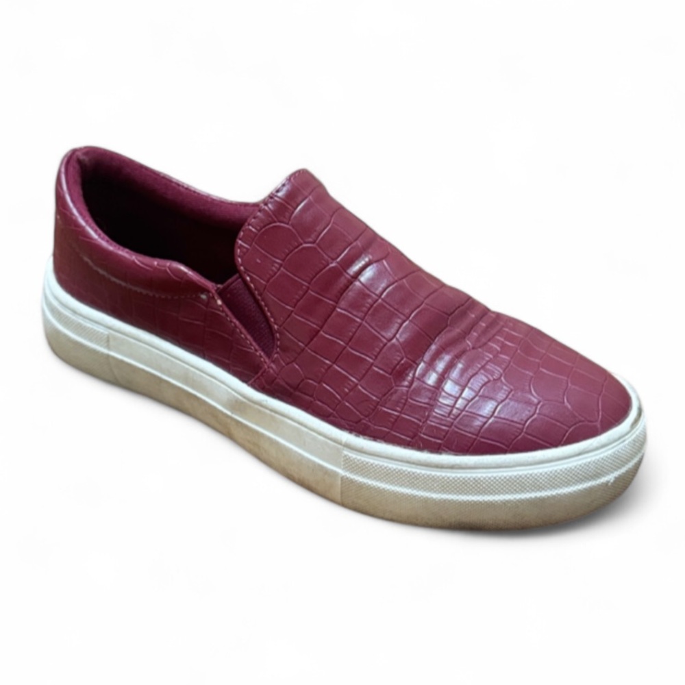 Matisse red crocodile print vegan leather slip on platform sneakers size 6